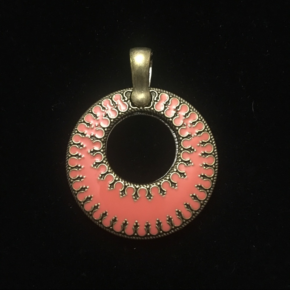 Premier Designs Double Take Enhancement Pendant